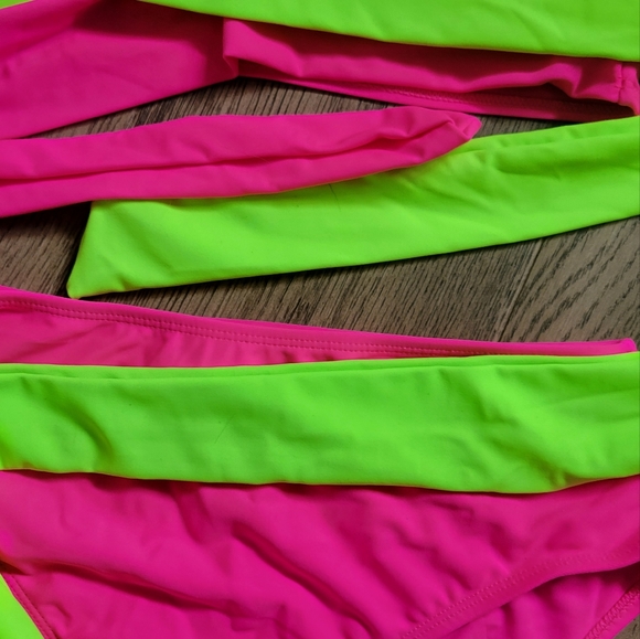 Bikini absolutely stunning medium shein - Picture 4 of 7